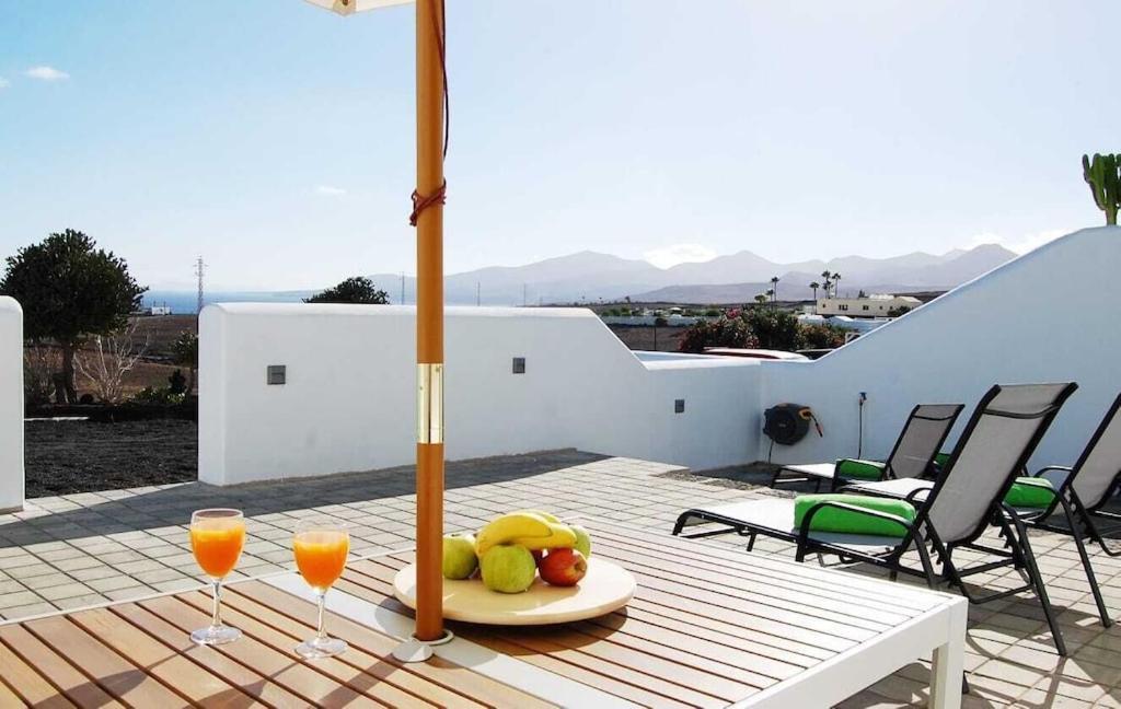 Typical Canarian House With Fabulous Sea Views Тіас Екстер'єр фото